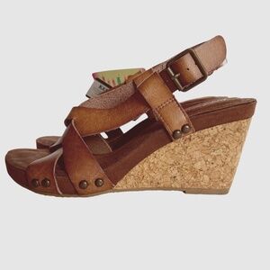 NWOB Skechers Brown Leather Woven Sandal Cork Platform With Studs Size 8 Comfort
